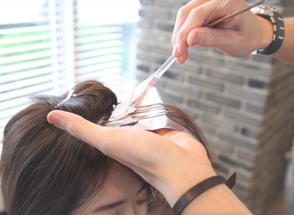 30代の生え始めてきた白髪のお悩みに応える 白髪を染めないヘアカラー 恵比寿の美容室 美容院 Nove Lina オフィシャルホームページ 30代の生え始めてきた白髪のお悩みに応える 白髪を染めないヘアカラー 恵比寿の美容室 美容院 Nove Lina オフィシャルホームページ